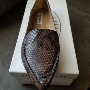 Brand new in box Stev Maddens Brown Snake print flats Size 9
